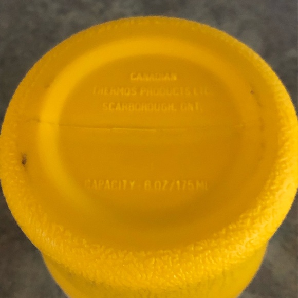 80's Plastic Mini Thermos - 6 ounces - Camping Thermos - Lunchbox - Food Storage - Picture 8 of 9